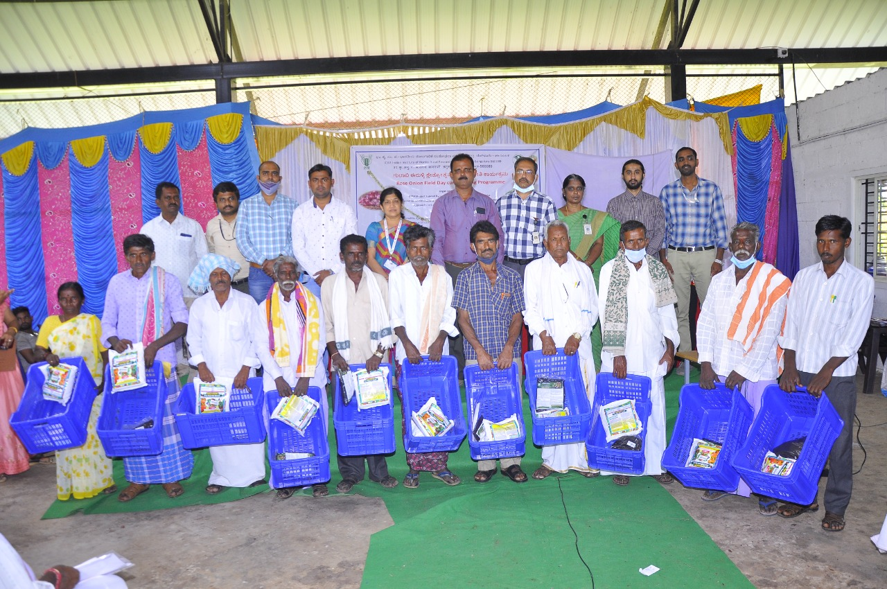 ICAR-IIHR organized field day cum off-campus training programme on Rose Onion