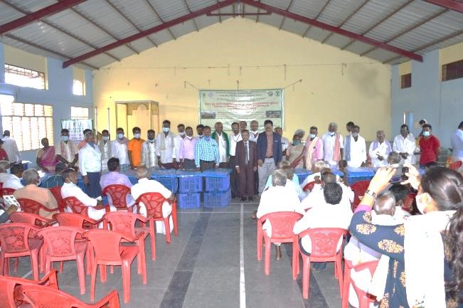 Field day cum Demonstration on “Machinery and Technology for Onion Cultivation and Processing” at Giriyapura village,  Kadur (Tk.), Chikkamagaluru (Dt.), Karnataka on 21.09.2021