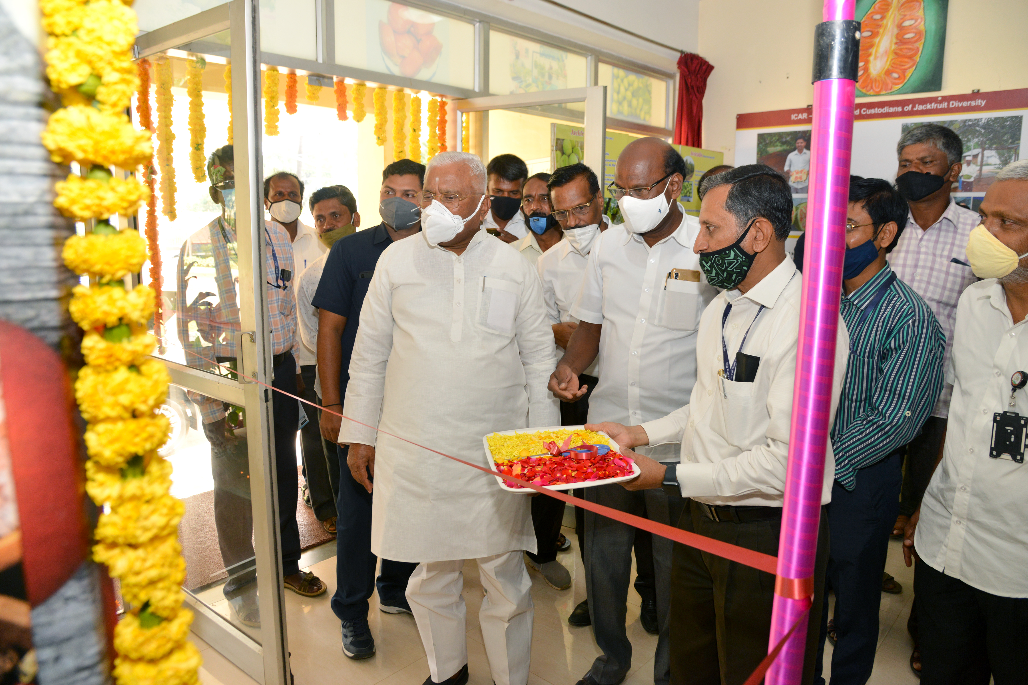 Inauguration of the Installation of Seed Vending Machine at ICAR-IIHR Sub Centre at Hirehalli, Tumakuru district, Karnataka