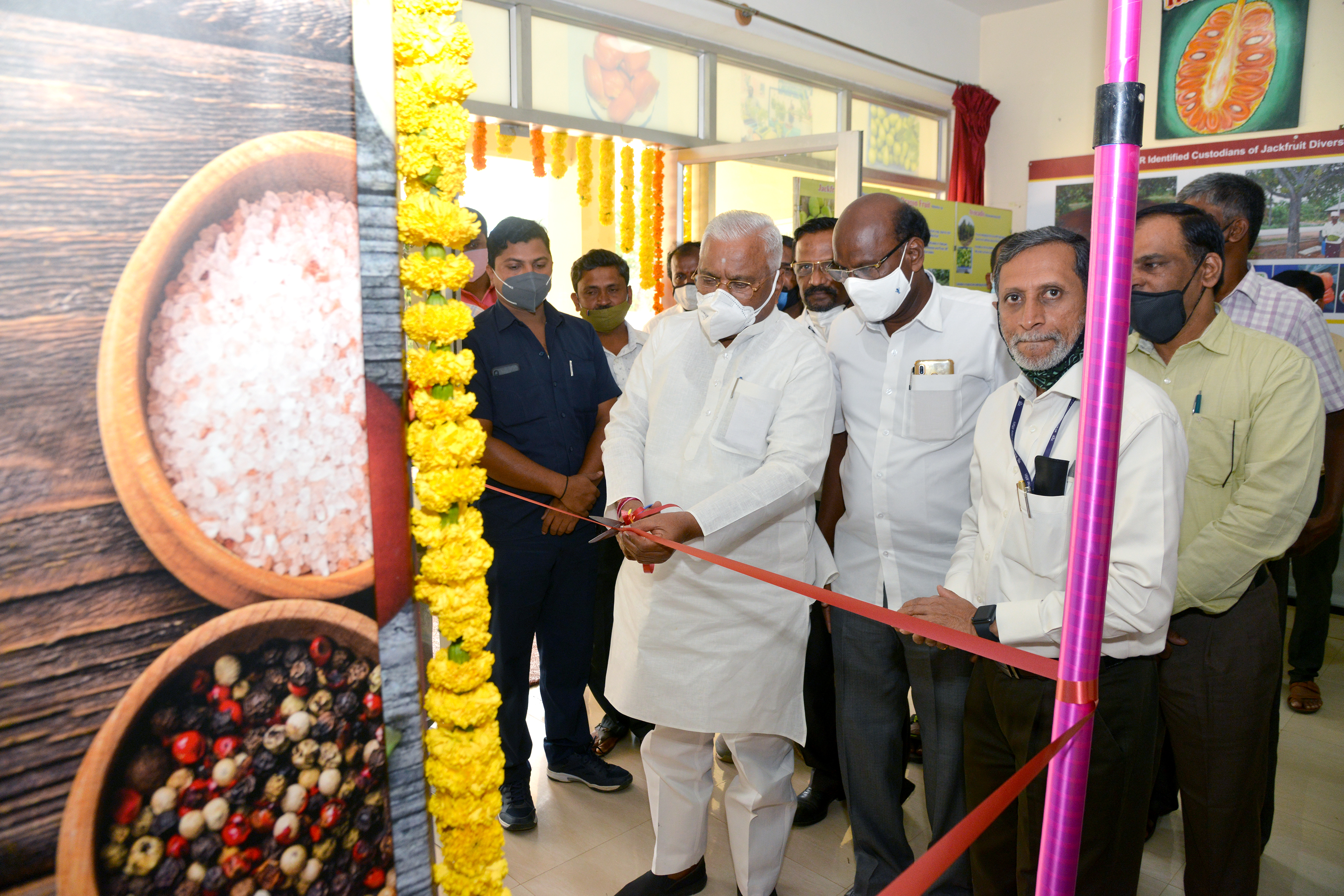Inauguration of the Installation of Seed Vending Machine at ICAR-IIHR Sub Centre at Hirehalli, Tumakuru district, Karnataka