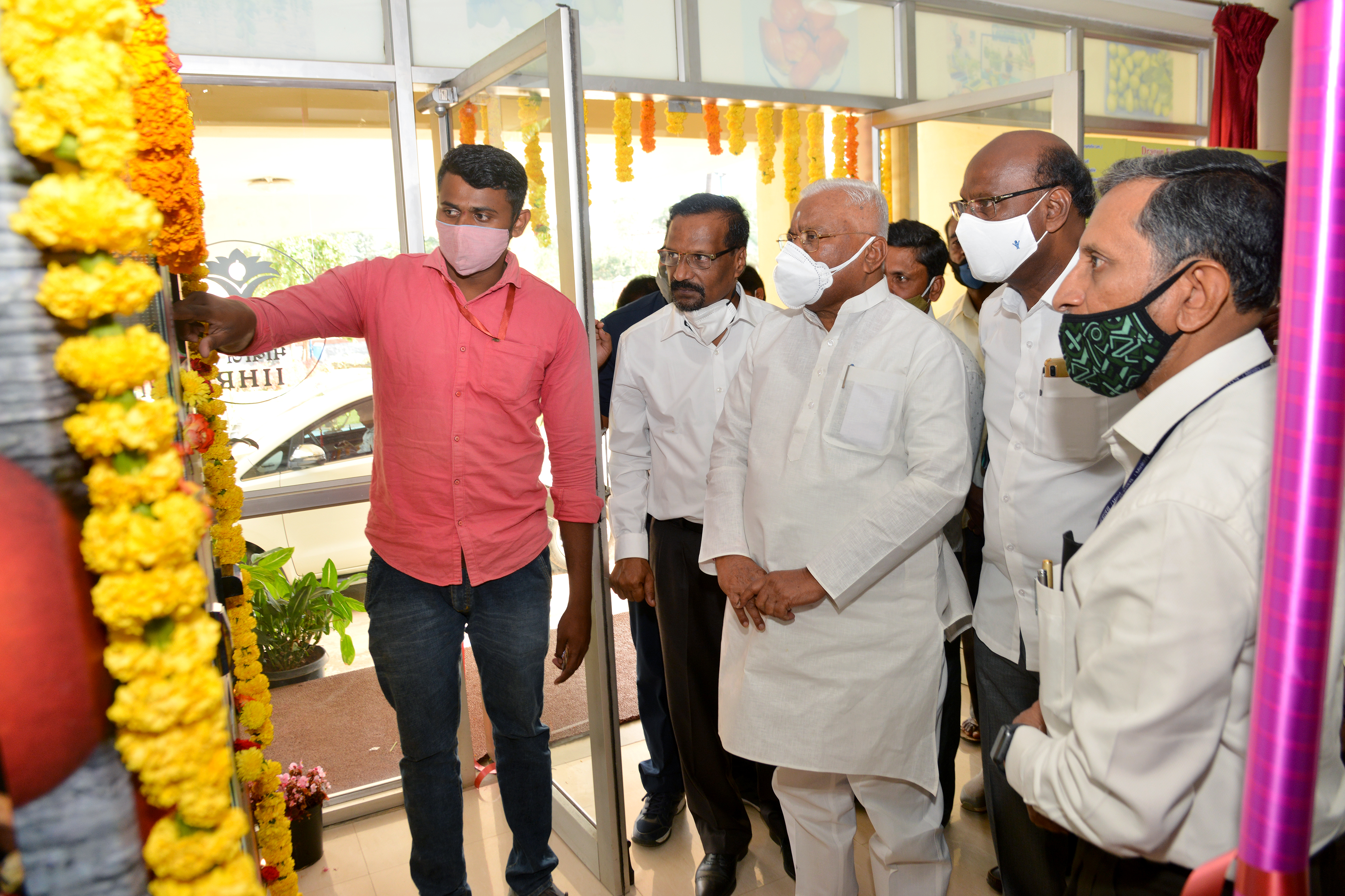 Inauguration of the Installation of Seed Vending Machine at ICAR-IIHR Sub Centre at Hirehalli, Tumakuru district, Karnataka