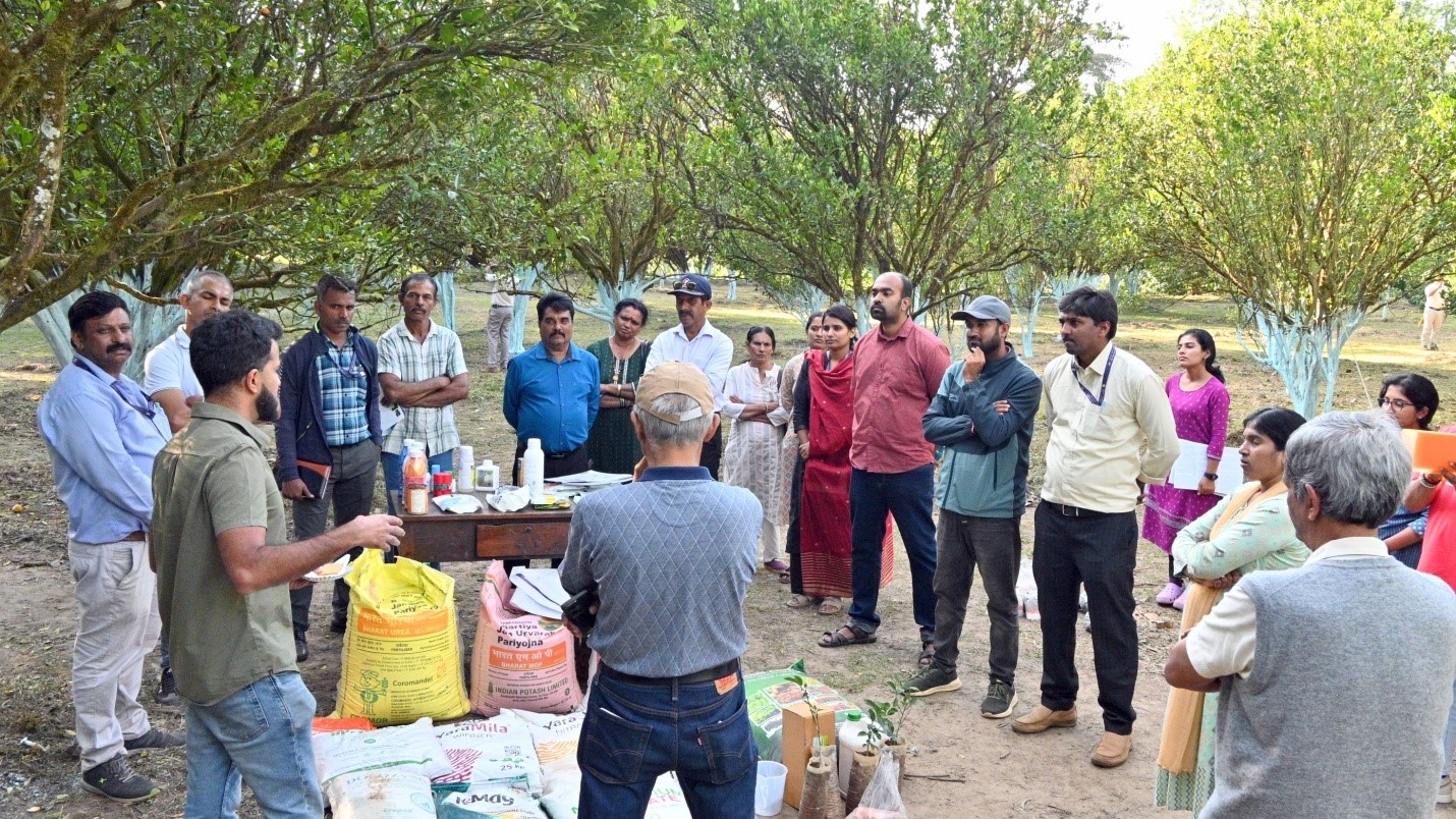 ICAR-IIHR-Central Horticultural Experiment Station, Chettalli organized Demonstration of Coorg Mandarin Rejuvenation Technology in Kodagu on 17 December, 2025