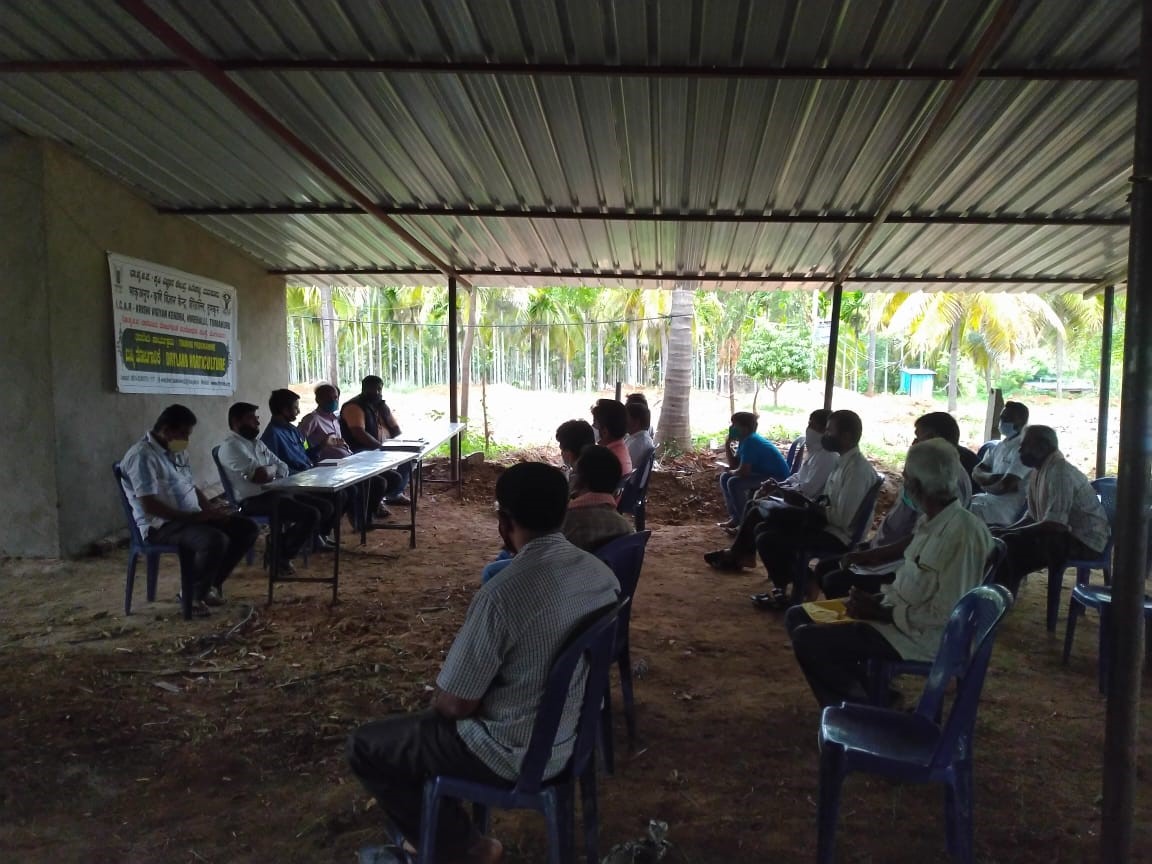 ICAR-Krishi Vigyan Kendra, Hirehalli, Tumakuru organized Off campus training programme on “Dryland Horticulture”