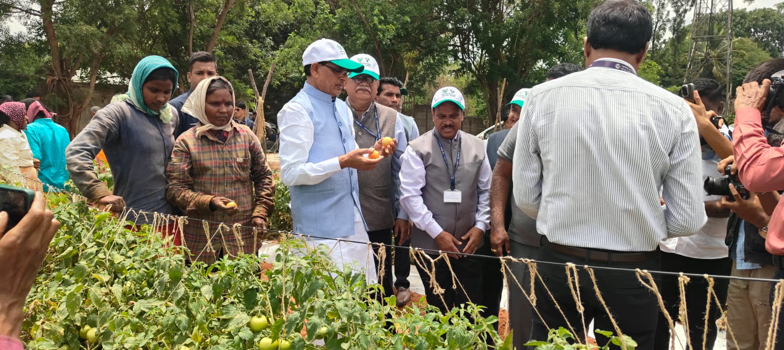 Viksit Krishi Sankalp Abhiyan (Pre -Kharif Campaign) Farmer Interaction Programme at ICAR-IIHR, Bengaluru by Shri Shivraj Singh Chouhan Ji, Hon'ble Union Minister of Agriculture & Farmers Welfare and Rural Development, Government of India, New Delhi