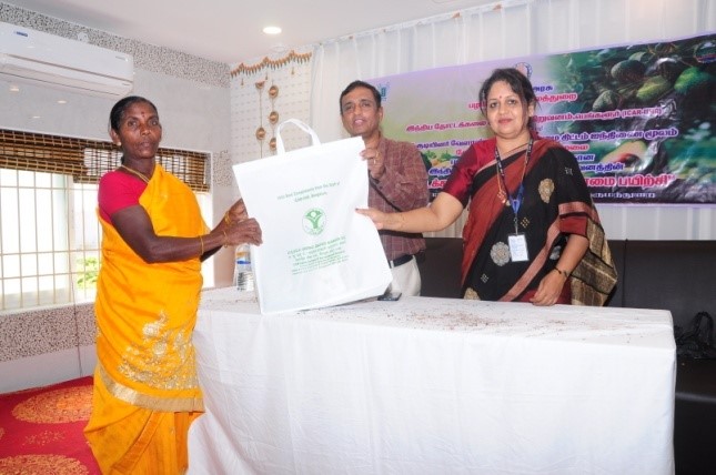 Off-campus training on “Horticultural Crop Management” and “Improved Flower Crop Technologies” conducted for Tribal farmers of Salem district, Tamil Nadu