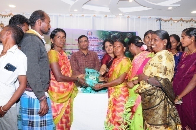 Off-campus training on “Horticultural Crop Management” and “Improved Flower Crop Technologies” conducted for Tribal farmers of Salem district, Tamil Nadu