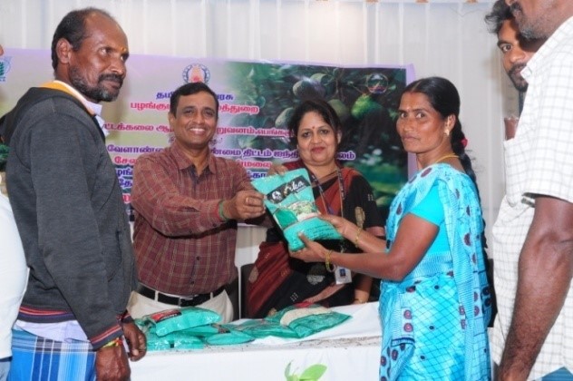 Off-campus training on “Horticultural Crop Management” and “Improved Flower Crop Technologies” conducted for Tribal farmers of Salem district, Tamil Nadu