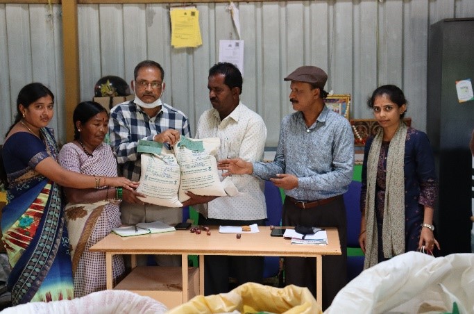 ICAR-IIHR Organized Input Distribution Programmes for the Beneficiaries of FPOs during Late Kharif Season   