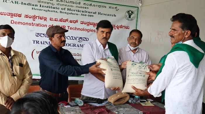 ICAR-IIHR Organized Input Distribution Programmes for the Beneficiaries of FPOs during Late Kharif Season   
