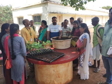 ICAR-IIHR-Central Horticultural Experiment Station, Chettalli organized Demonstration of Coorg Mandarin Rejuvenation Technology in Kodagu on 17 December, 2025