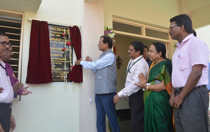 Dedication of crop varieties to Nation by the Honourable Prime Minister was shown to the farmers who participated in the programme at KVK, Hirehalli on 28th Sep 2021