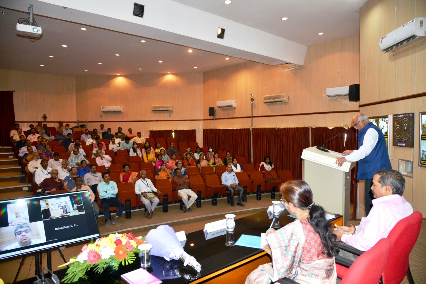 Field day on “Arka Onion detopper” at Bachikoppalu village, Nagamangala (Tk.), Mandya (Dt.), Karnataka on 02.01.2021