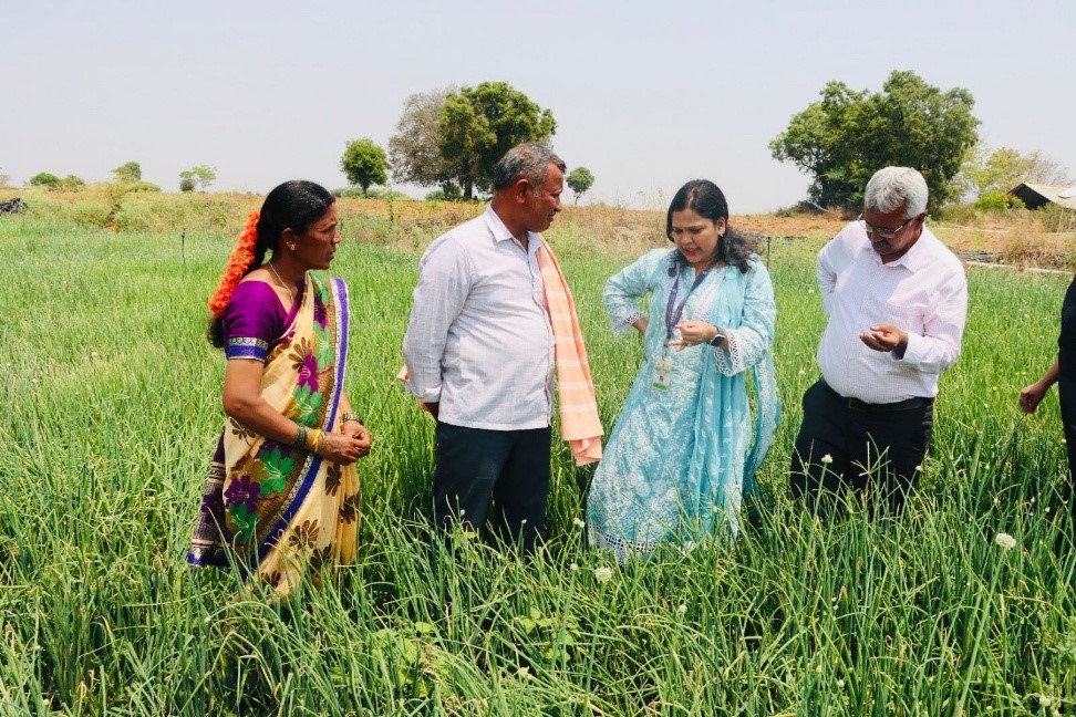 Demonstration of Arka onion seeder to women farmers at Byrappanahalli Village