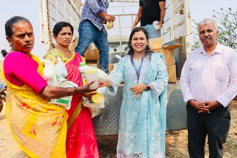 Demonstration of Arka onion seeder to women farmers at Byrappanahalli Village