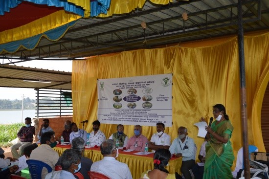Field day on “Arka Onion detopper” at Bachikoppalu village, Nagamangala (Tk.), Mandya (Dt.), Karnataka on 02.01.2021