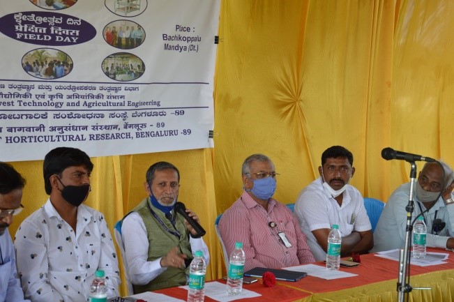 Field day on “Arka Onion detopper” at Bachikoppalu village, Nagamangala (Tk.), Mandya (Dt.), Karnataka on 02.01.2021