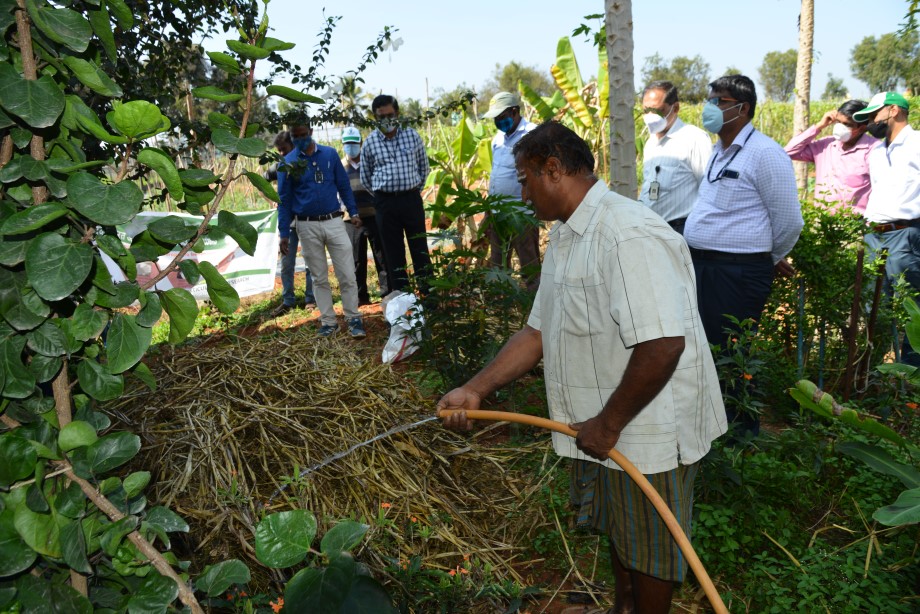 Method Demonstration on Scientific Compost Preparation was organized at MGMG Village under Swachhta Pakhwada 2020