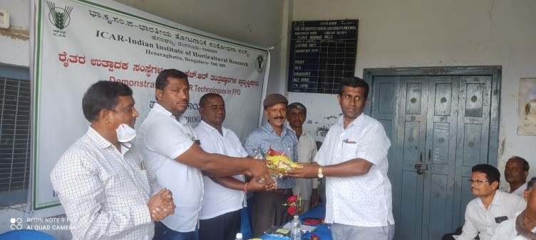 ICAR-IIHR Organized Off-campus Training in Chelur village of Chikkaballapur district under RKVY Project