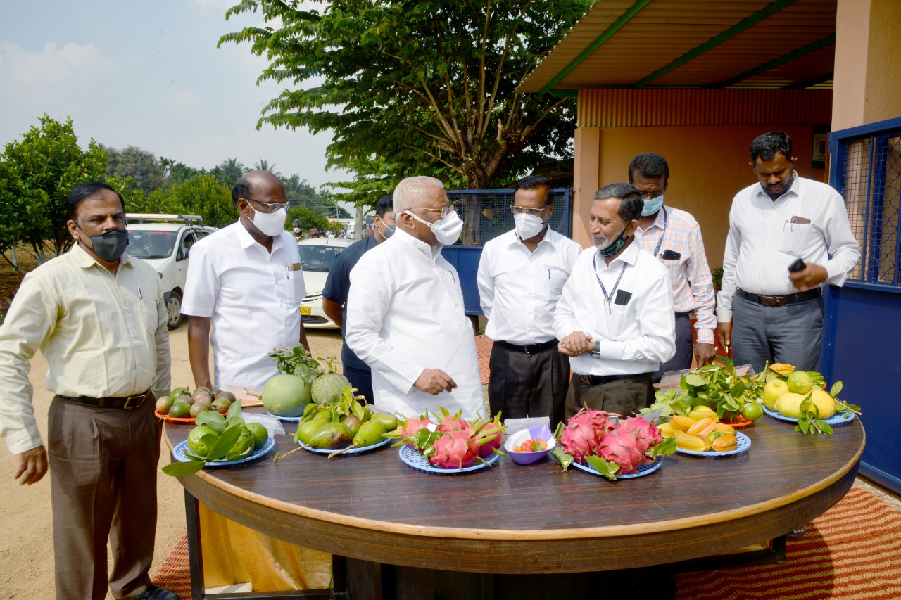 Inauguration of the Installation of Seed Vending Machine at ICAR-IIHR Sub Centre at Hirehalli, Tumakuru district, Karnataka