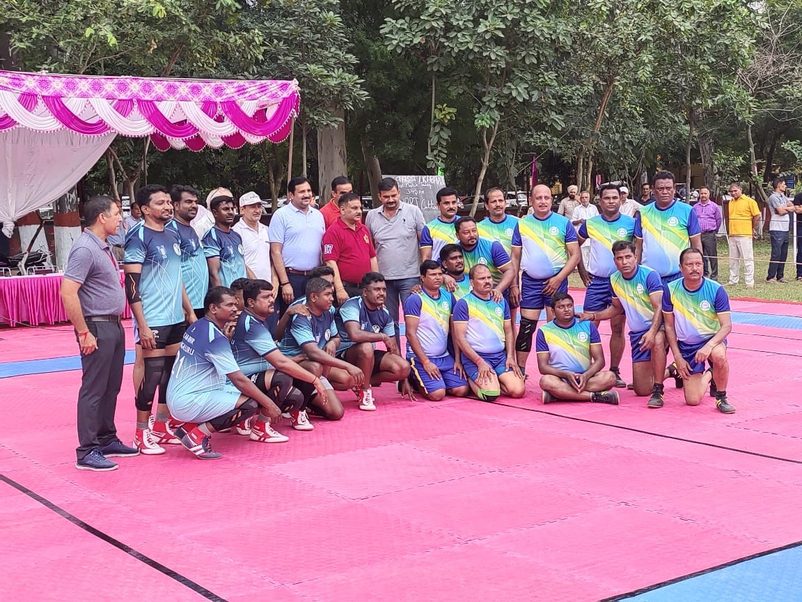 ICAR-IIHR, Bengaluru bagged ‘Overall Championship’ in ICAR-Interzonal Sports Tournament held at NDRI, Karnal