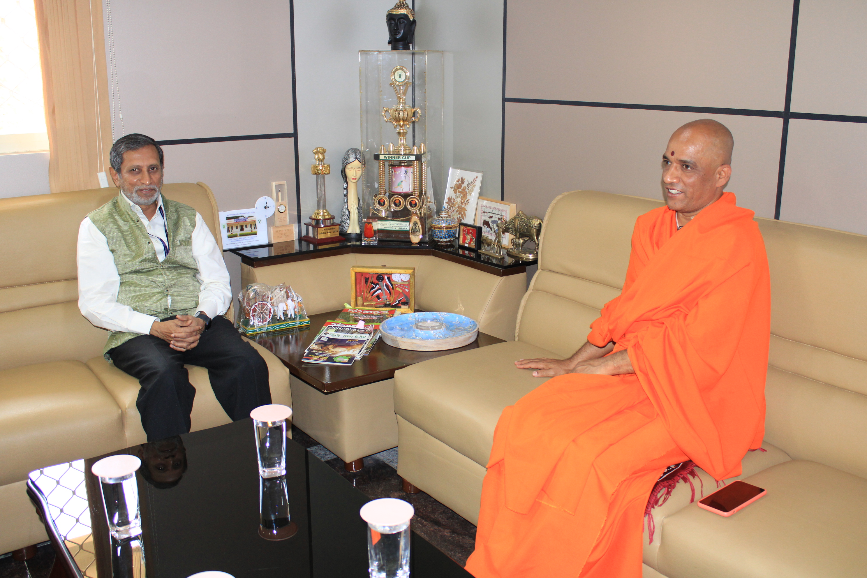 Visit of Sri Sri Sri Dr. Nirmalanathananda Maha Swamiji, Adichunchanagiri Maha Samsthana Math to ICAR-IIHR, Bengaluru on 06-10-2020